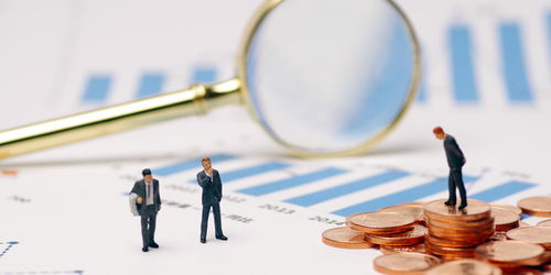 中金基金李亚寅专访 2024年固收产品收益表现值得期待，稳健与创新并重的投资管理之道